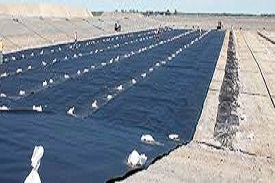 Reinforced HDPE membrane for effluents and chemical resistance lining