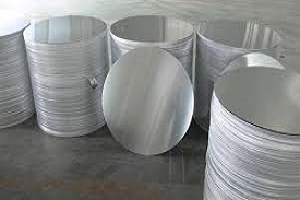 Wrought aluminium and aluminium alloys for manufacture of utensils